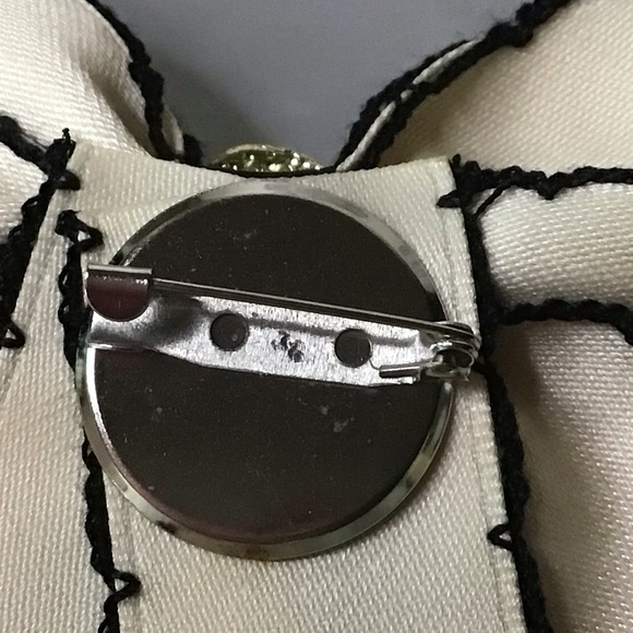 NEW SHIRT DECORATIVE ELEGANT WAVY EDGE BOW - Picture 4 of 6